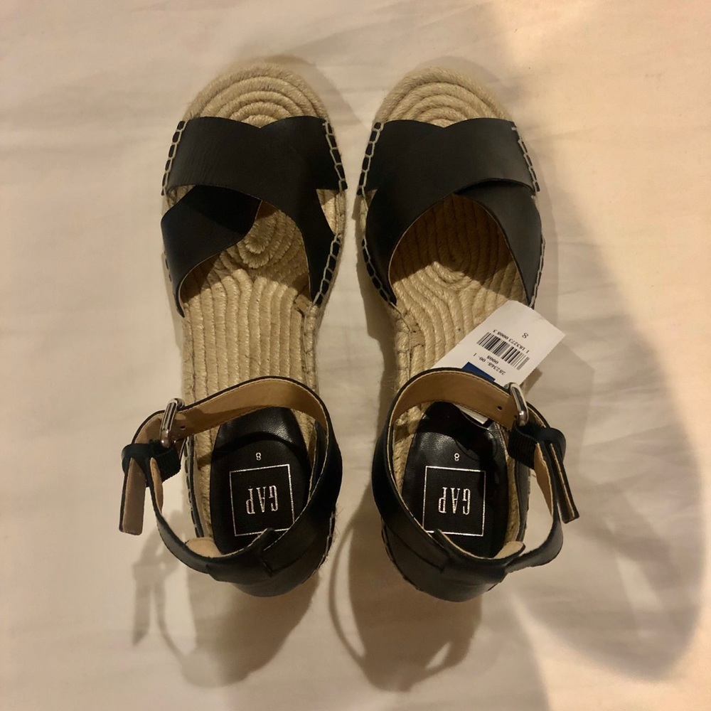 🌟New With Tags🌟 Gap Strappy Wedges